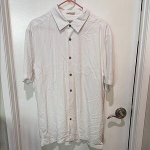 Quicksilver Waterman Collection  Men's White Button-Up Shirt Palm Tree Pattern